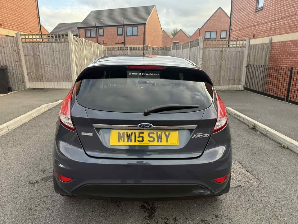 2015 - FORD FIESTA