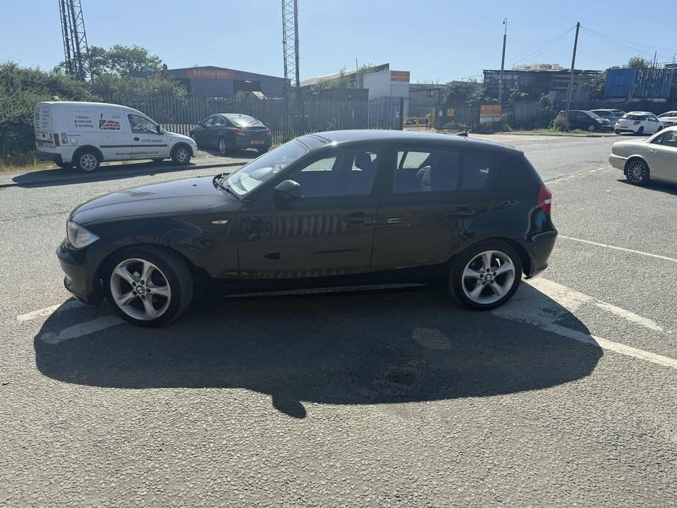 2011 - BMW SERIES 1