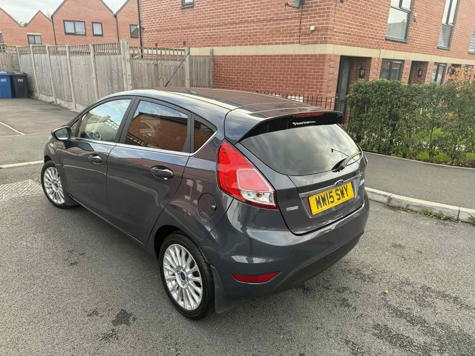 2015 - FORD FIESTA