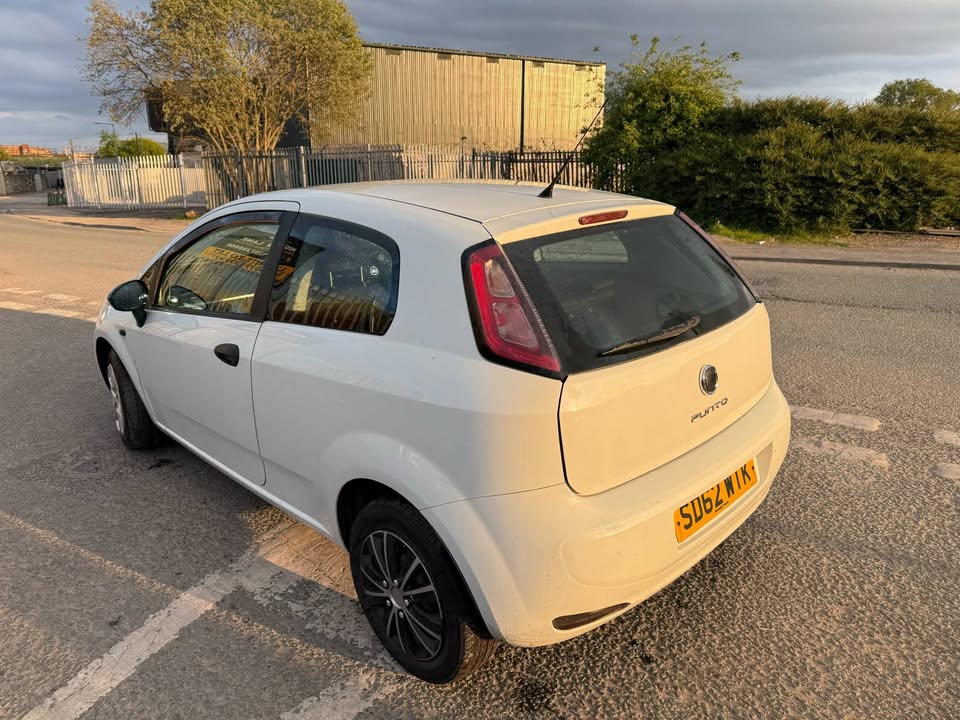 2012 FIAT PUNTO POP