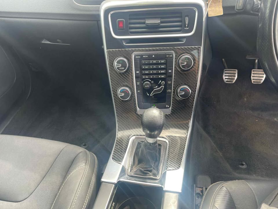 2012 VOLVO V60