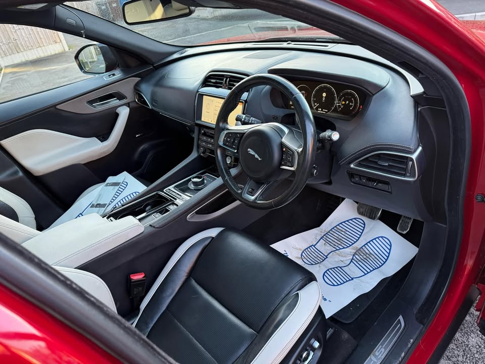 2017 -JAGUAR F- PACE