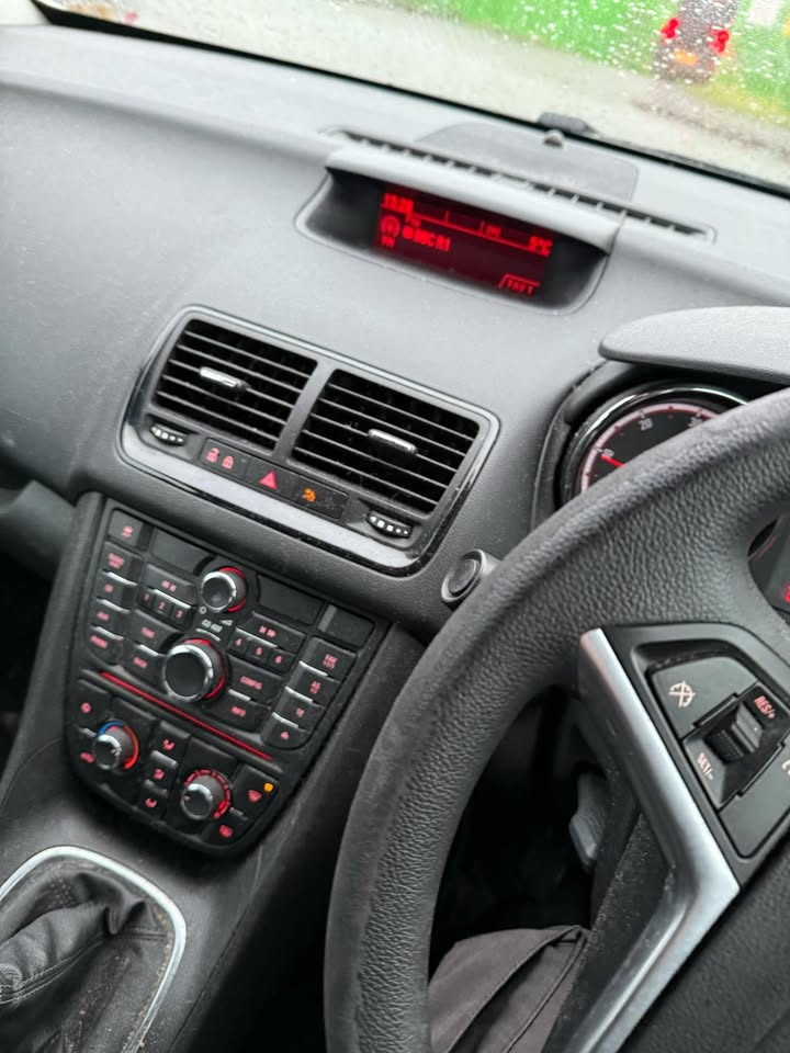 2011 - VAUXHALL MERIVA