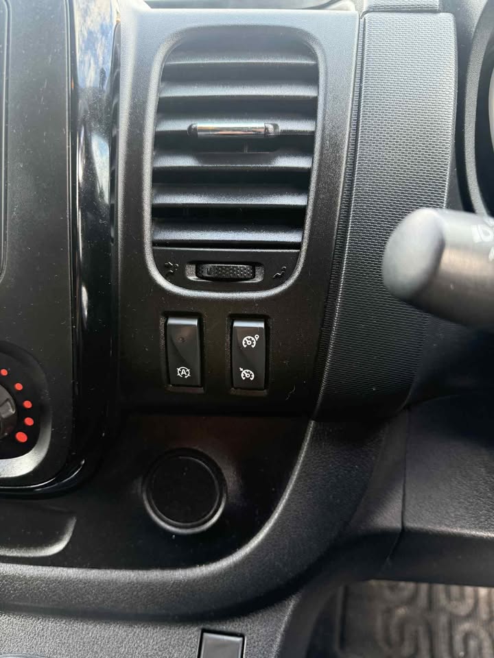 2018 - VAUXHALL VIVARO