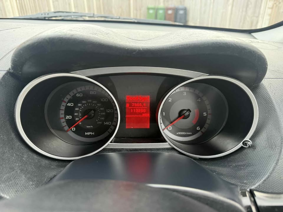 2008 - MITSUBISHI OUTLANDER