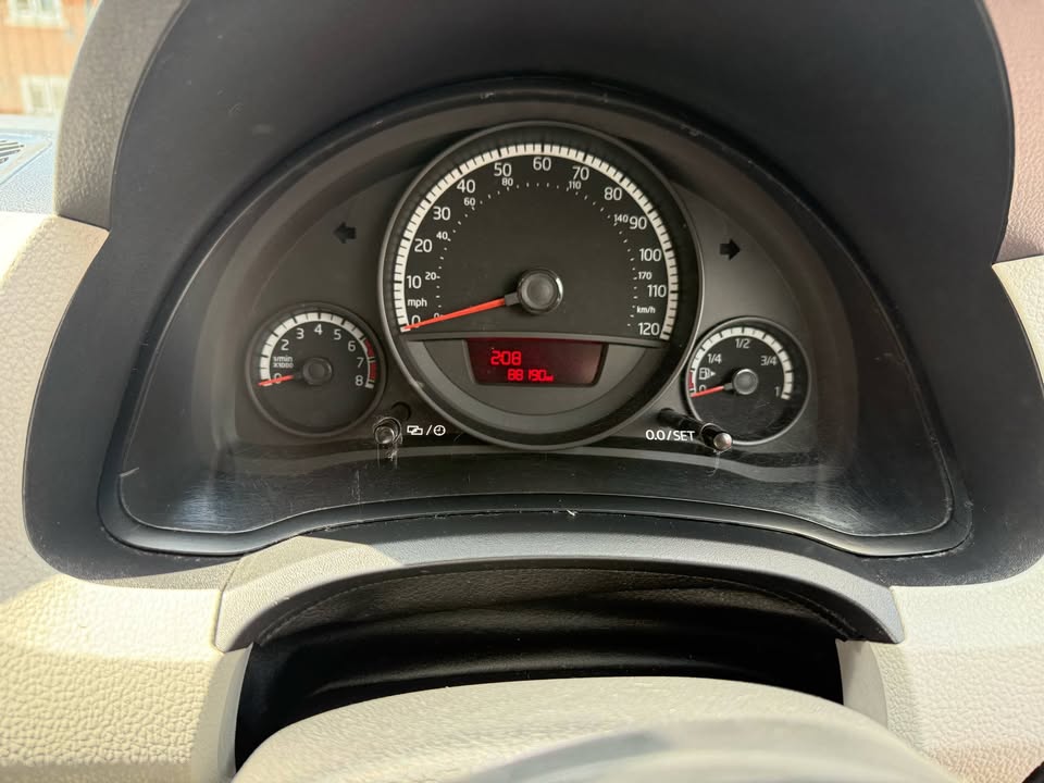 2013 - VOLKSWAGEN MOVE UP