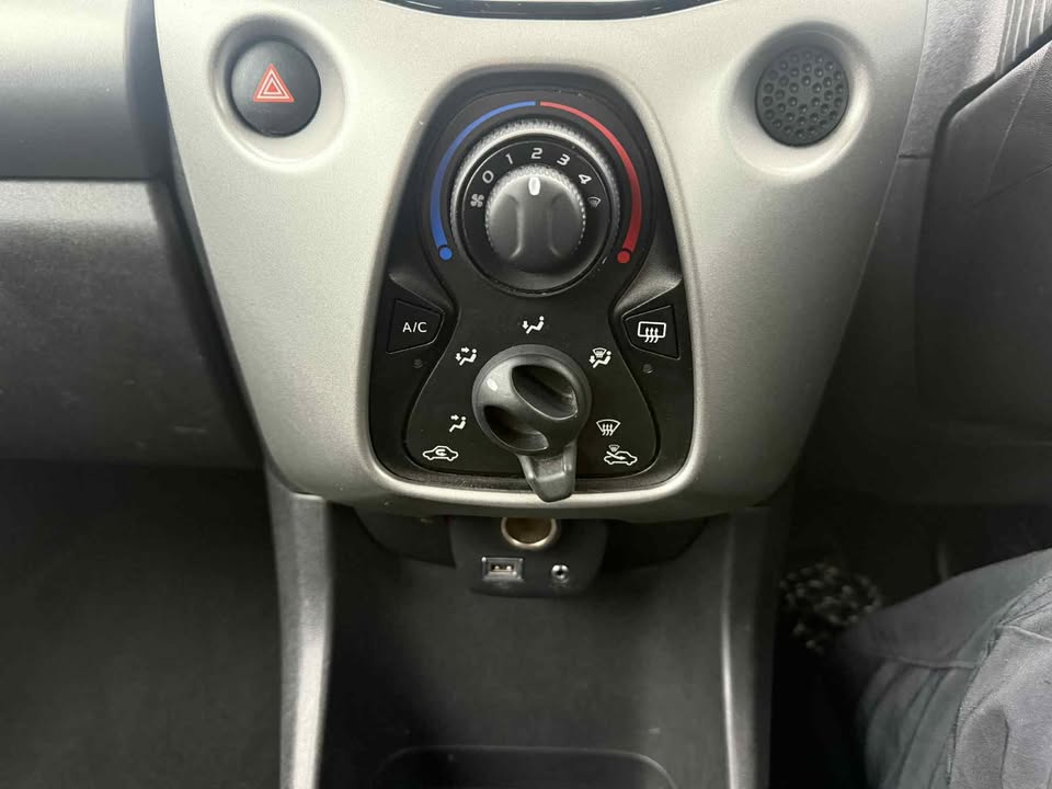 2015 - PEUGEOT 108
