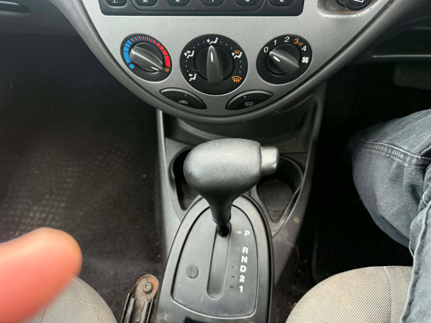 2004- FORD FOCUS