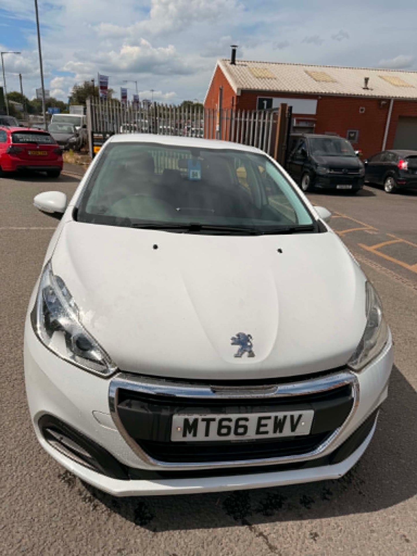 2017-PEUGEOT 208