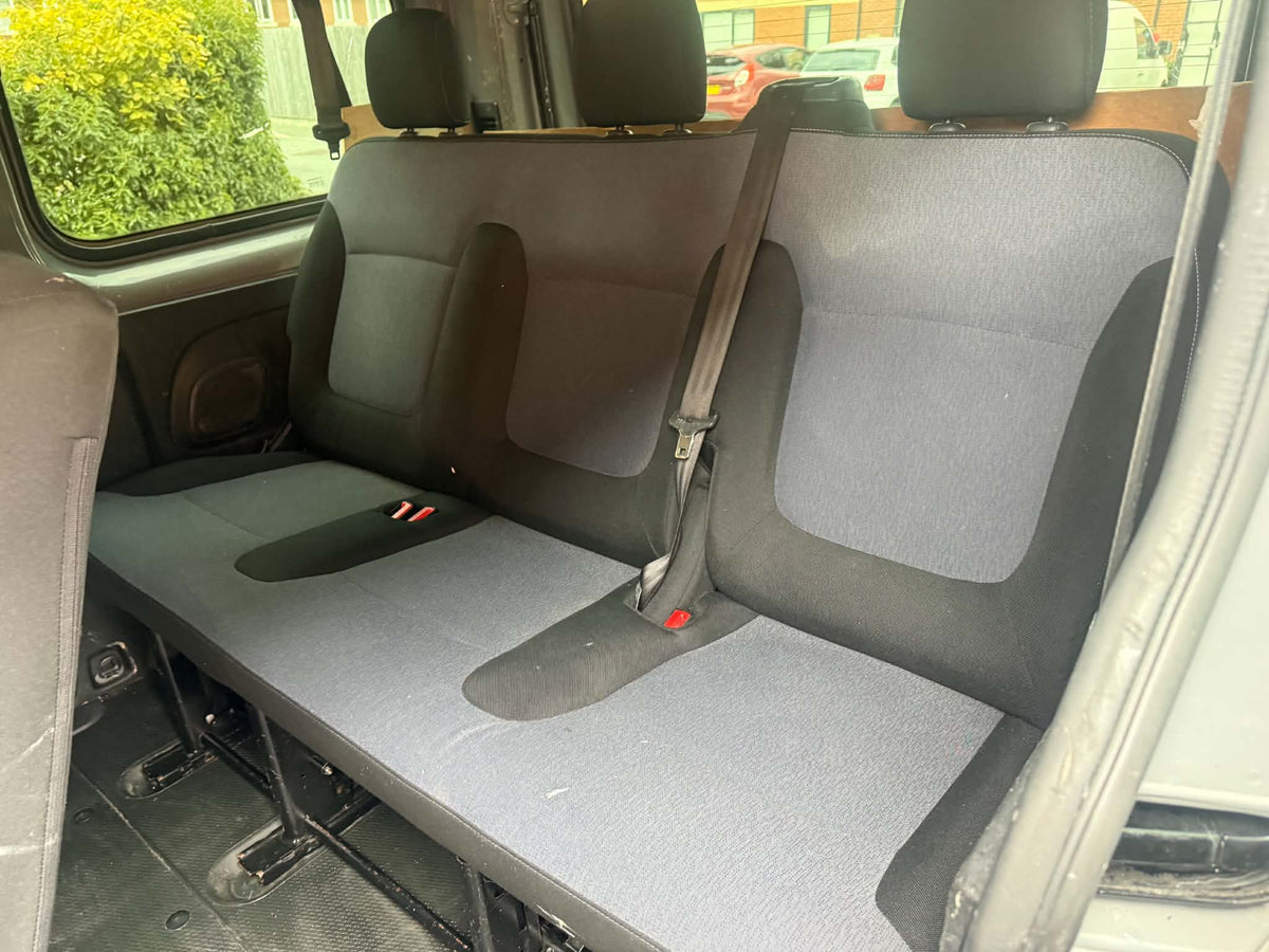 2018-VAUXHALL VIVARO BUS
