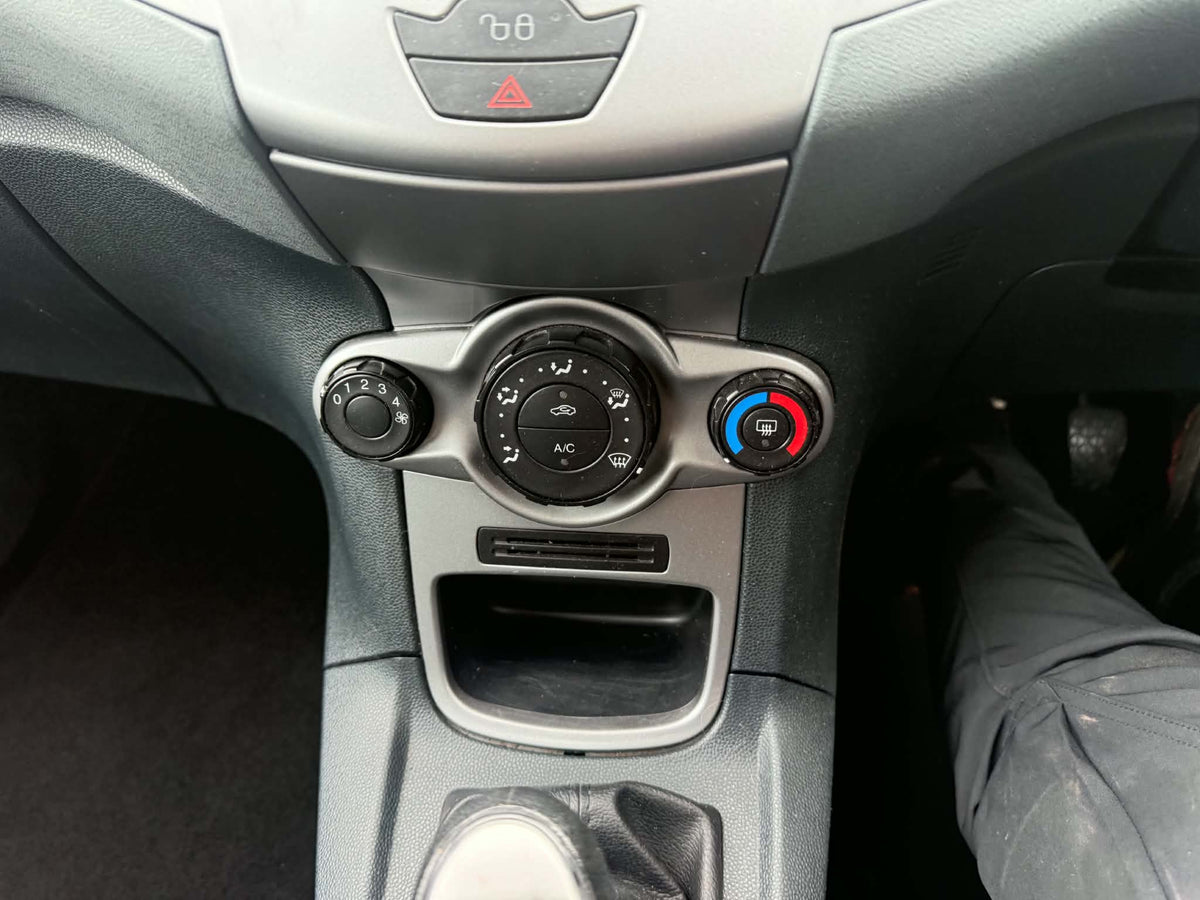 2010- FORD FIESTA