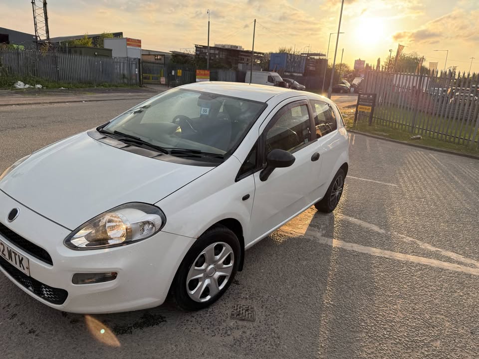 2012 FIAT PUNTO POP