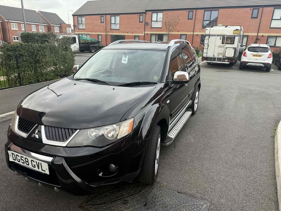 2008 - MITSUBISHI OUTLANDER