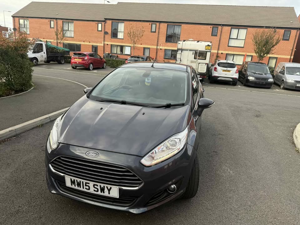 2015 - FORD FIESTA