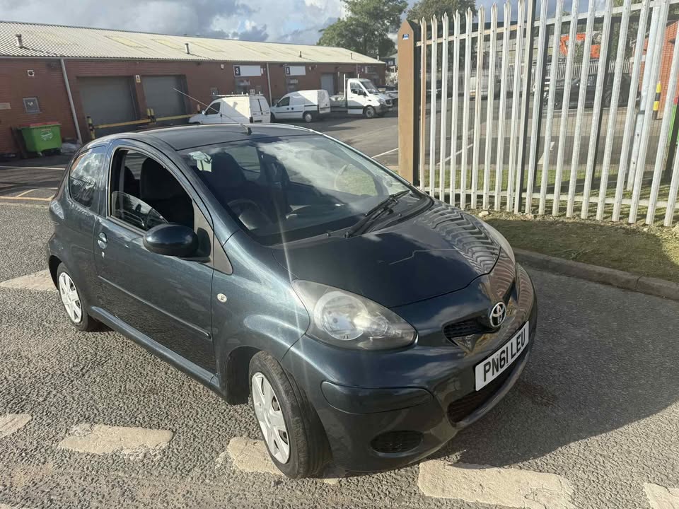 2011 - TOYOTA AYGO