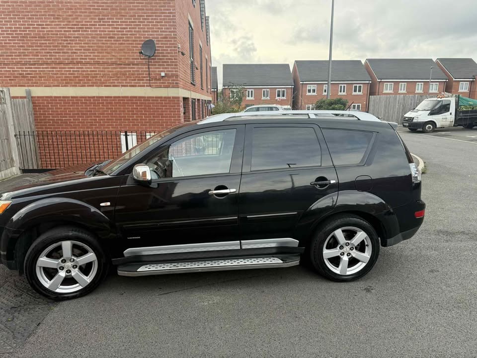 2008 - MITSUBISHI OUTLANDER