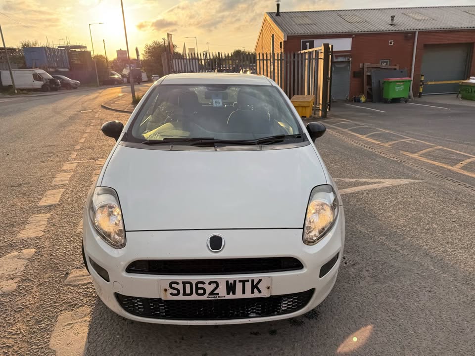 2012 FIAT PUNTO POP
