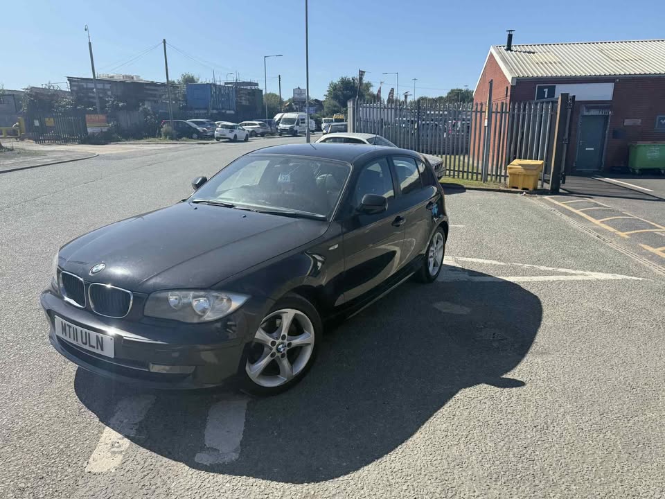 2011 - BMW SERIES 1