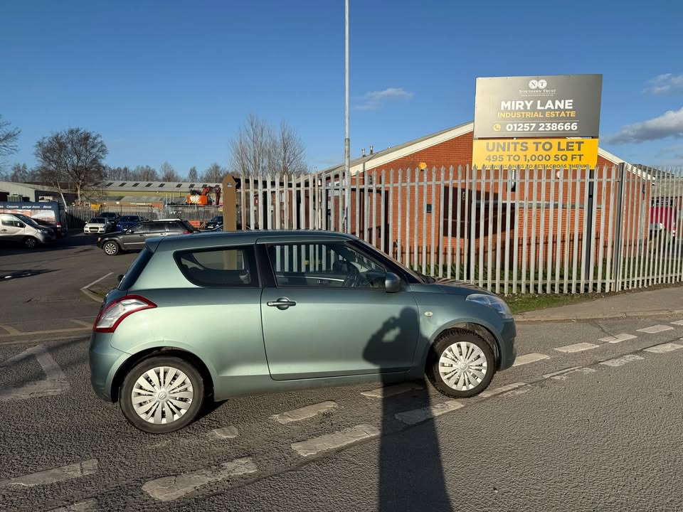 2012 - SUZUKI SWIFT