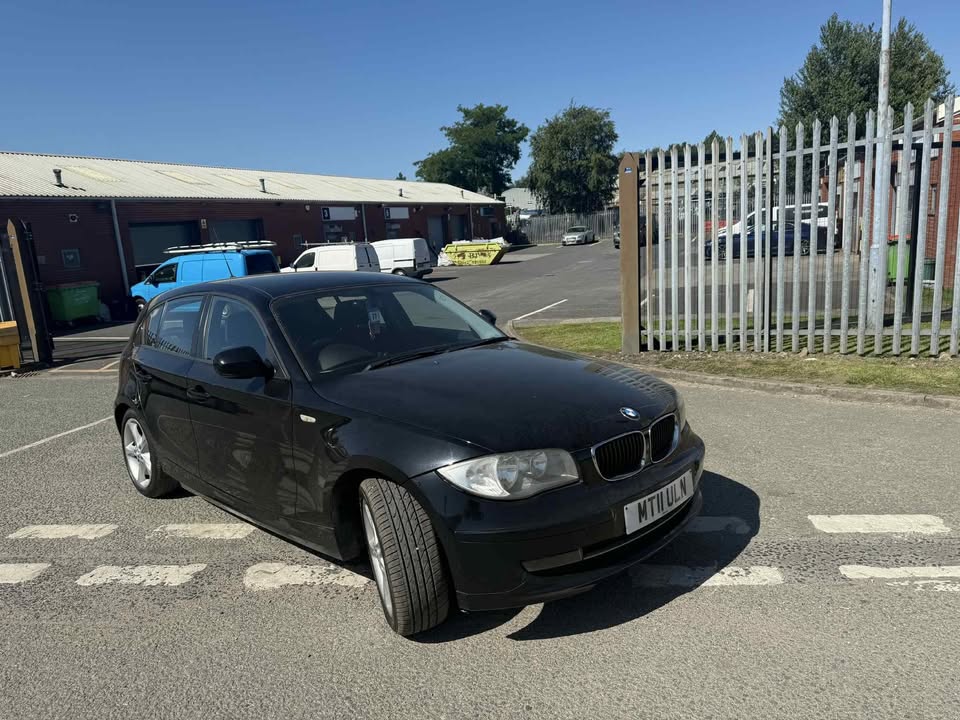 2011 - BMW SERIES 1
