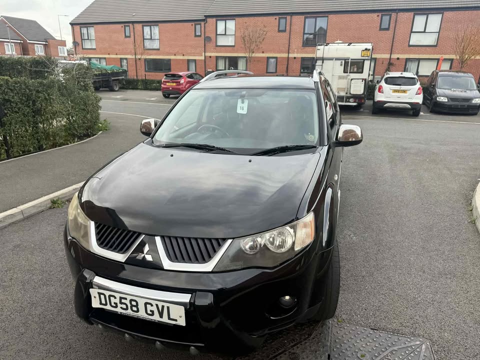 2008 - MITSUBISHI OUTLANDER