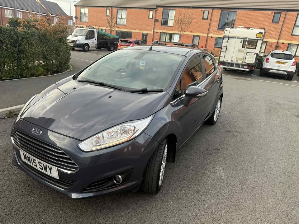 2015 - FORD FIESTA