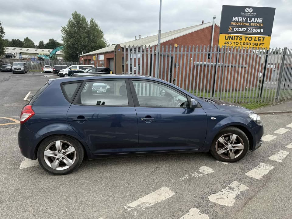 2010 - KIA CEED