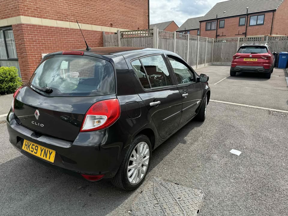 2010 - RENAULT CLIO