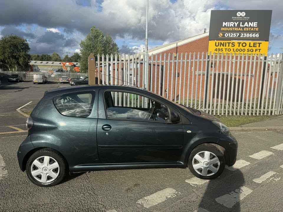 2011 - TOYOTA AYGO