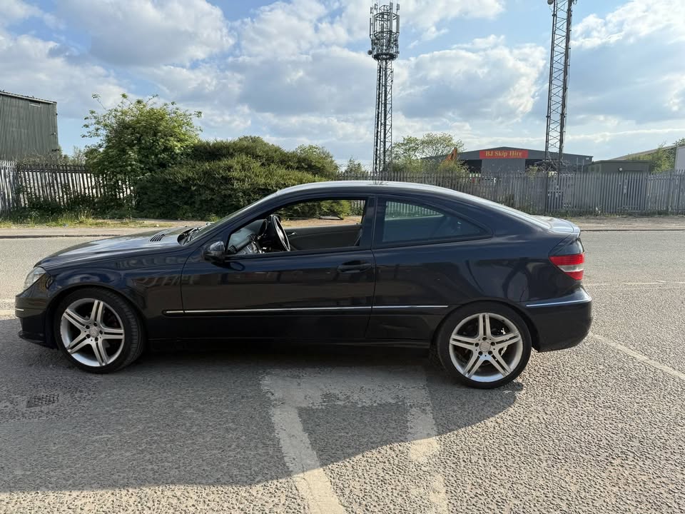 2009 - MERCEDES - BENZ` CLC CLASS