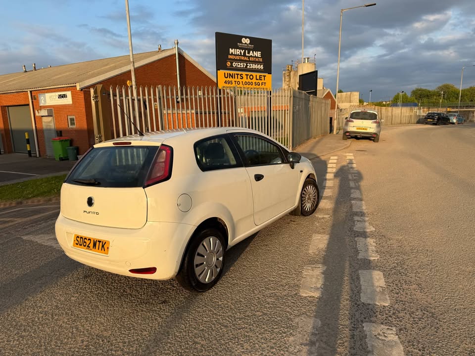 2012 FIAT PUNTO POP