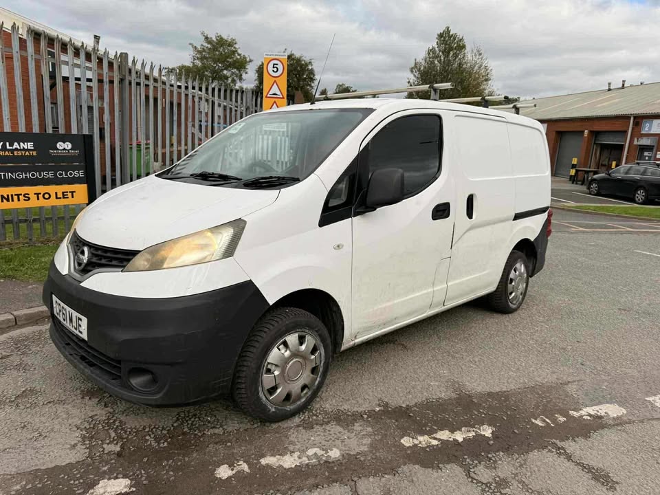 2011 - NISSAN NV200