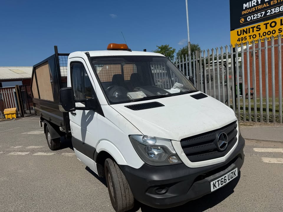 2017 - MERCEDES - BENZ SPRINTER TIPPER
