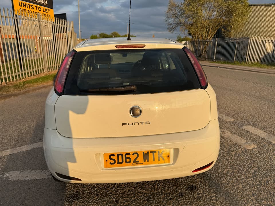 2012 FIAT PUNTO POP