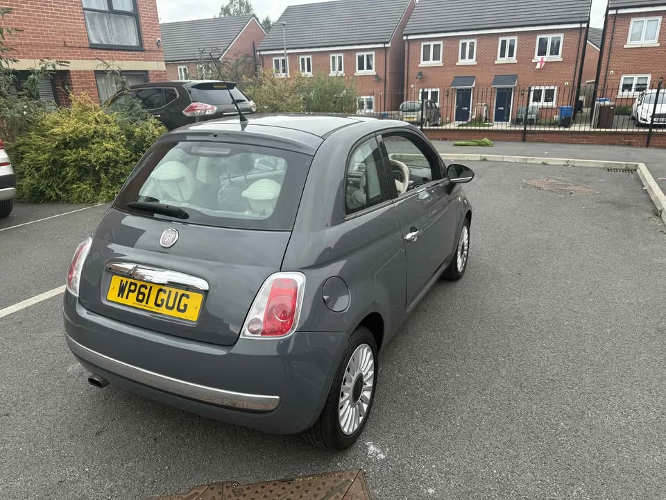 2011 - FIAT 500 LOUNGE