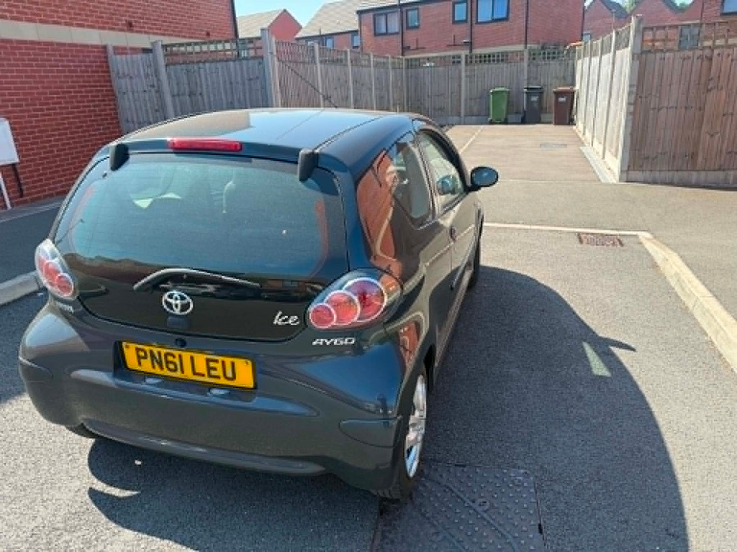2011-TOYOTA AYGO