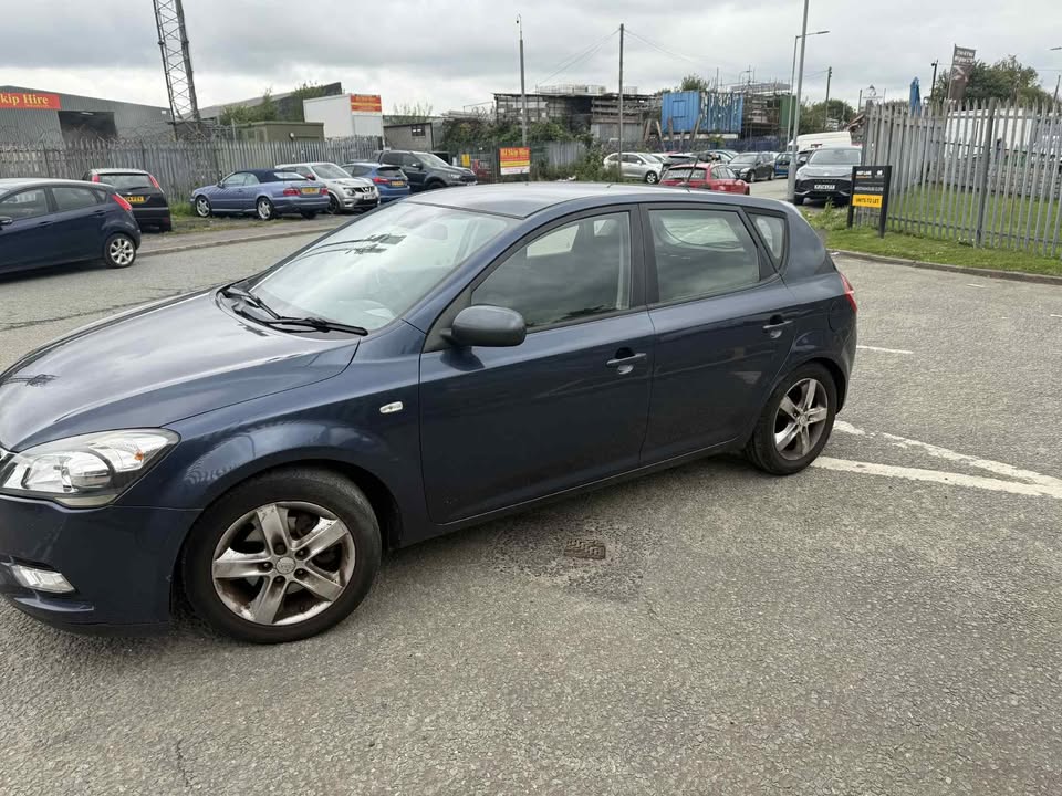 2010 - KIA CEED