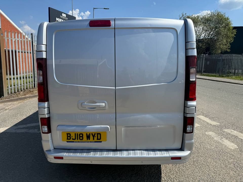 2018 NISSAN NV300