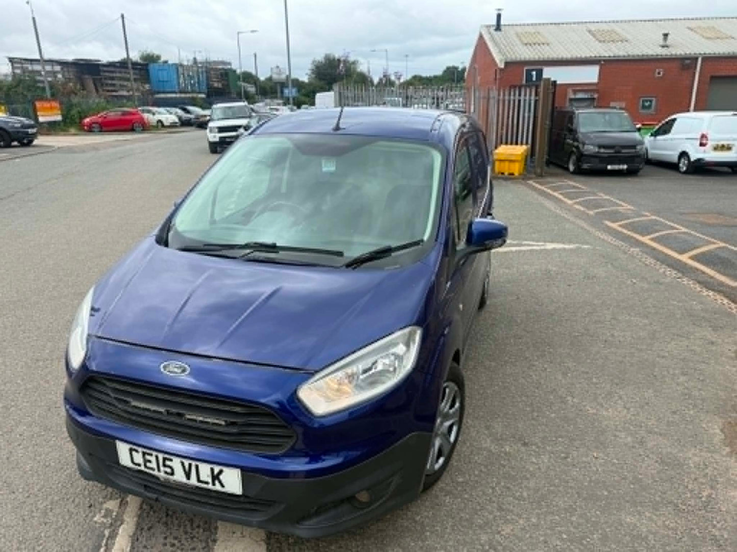 2015- FORD COURIER