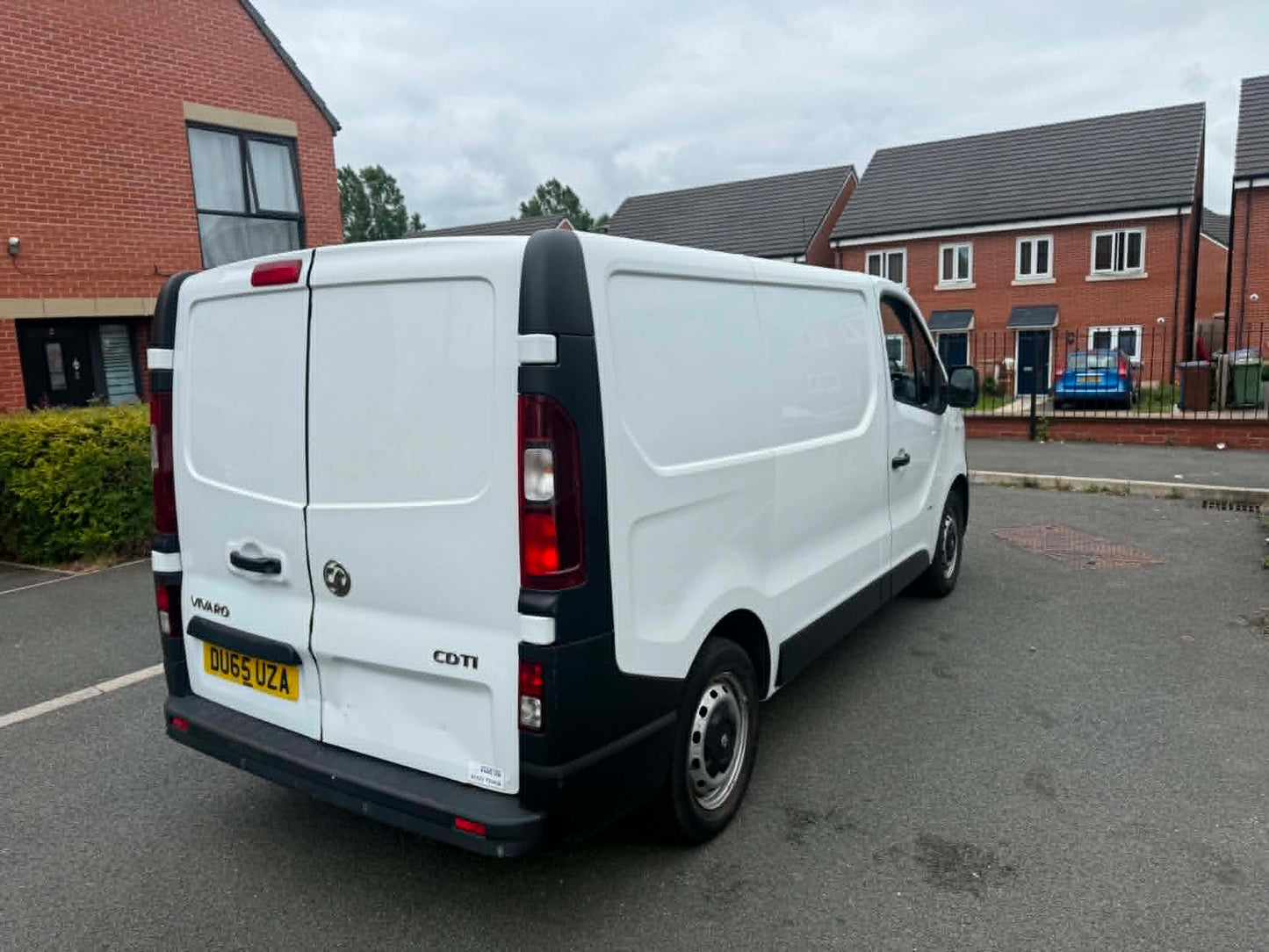 2015-VAUXHALL VIVARO