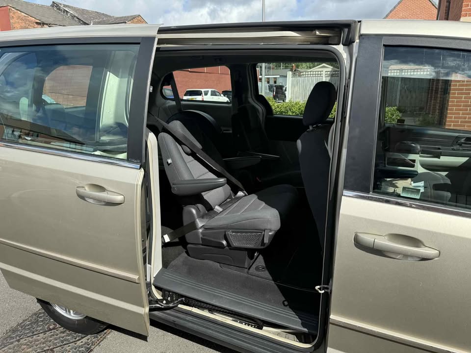 2010 - CHRYSTLER VOYAGER