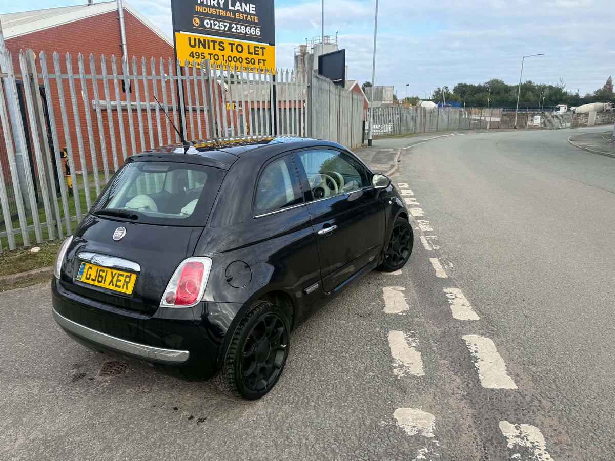 2011-FIAT 500