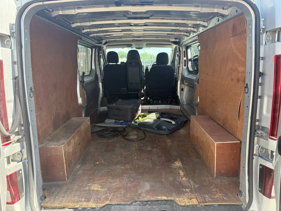 2018 NISSAN NV300