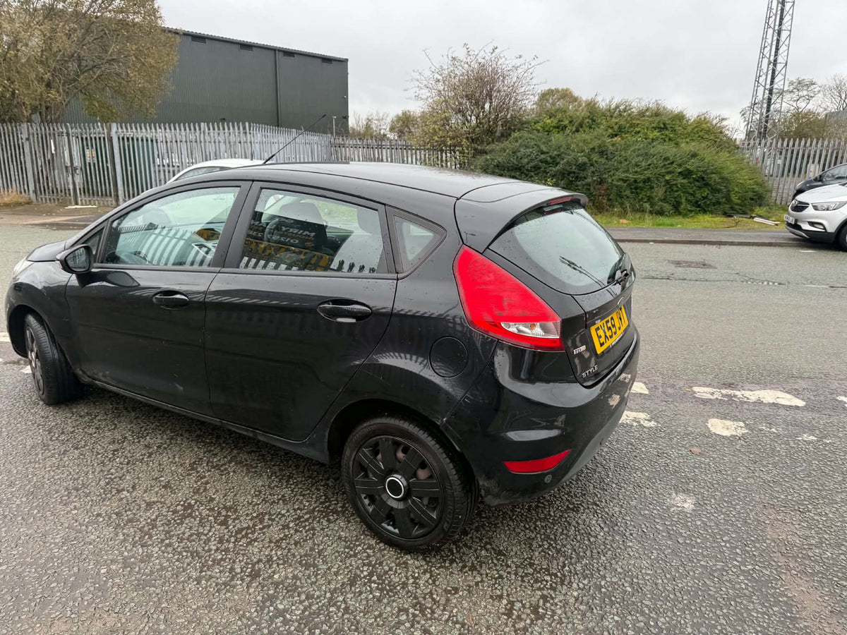 2009-FORD FIESTA