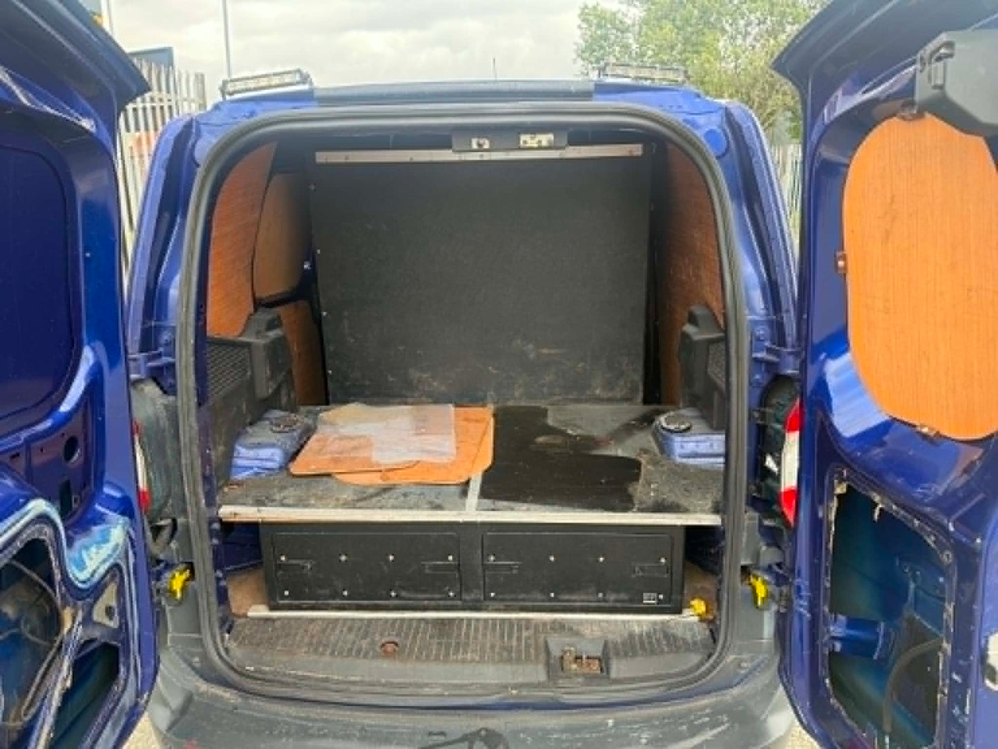 2015- FORD COURIER