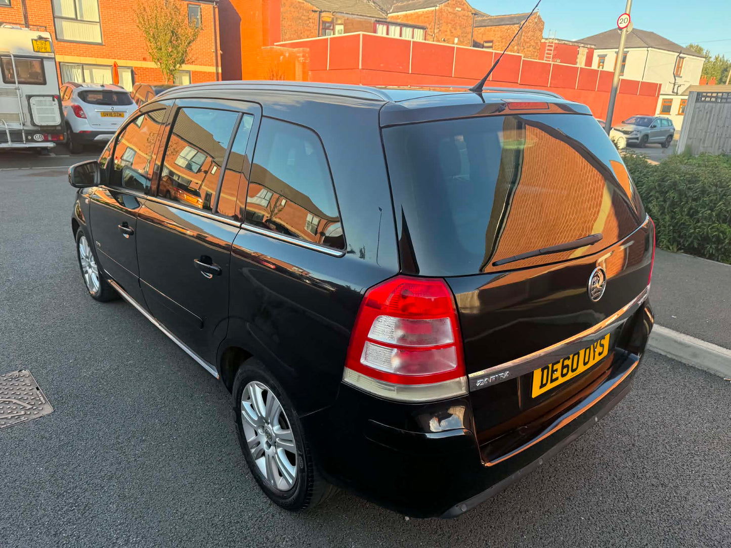 2010-VAUXHALL ZAFIRA AUTOMATIC