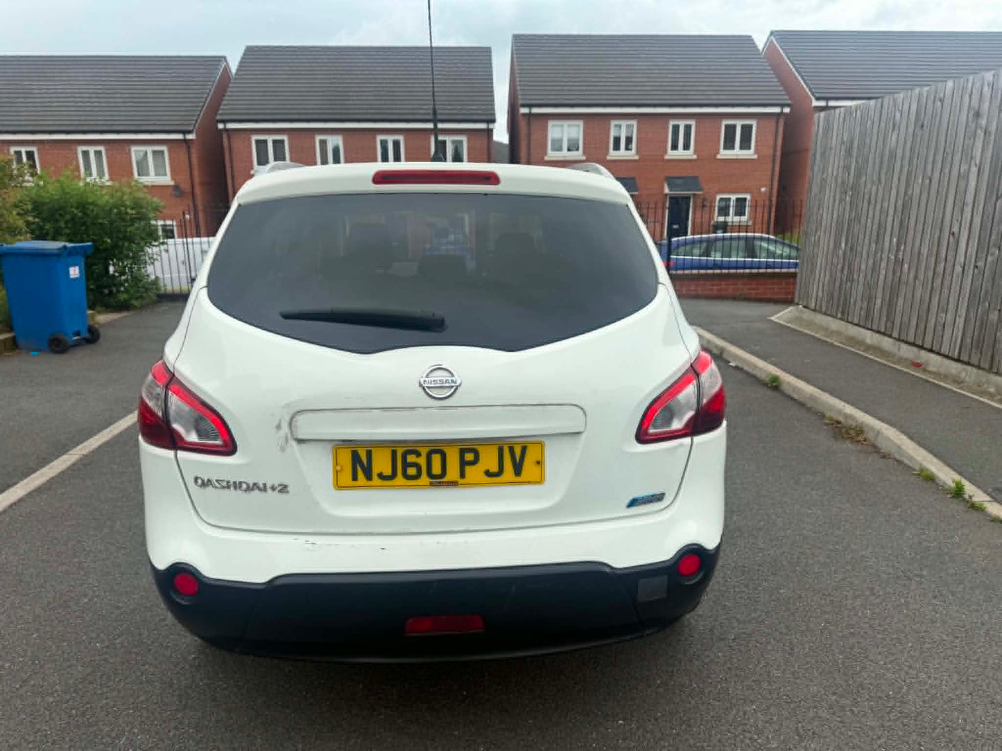 2010-NISSAN QASHQAI PLUS 2