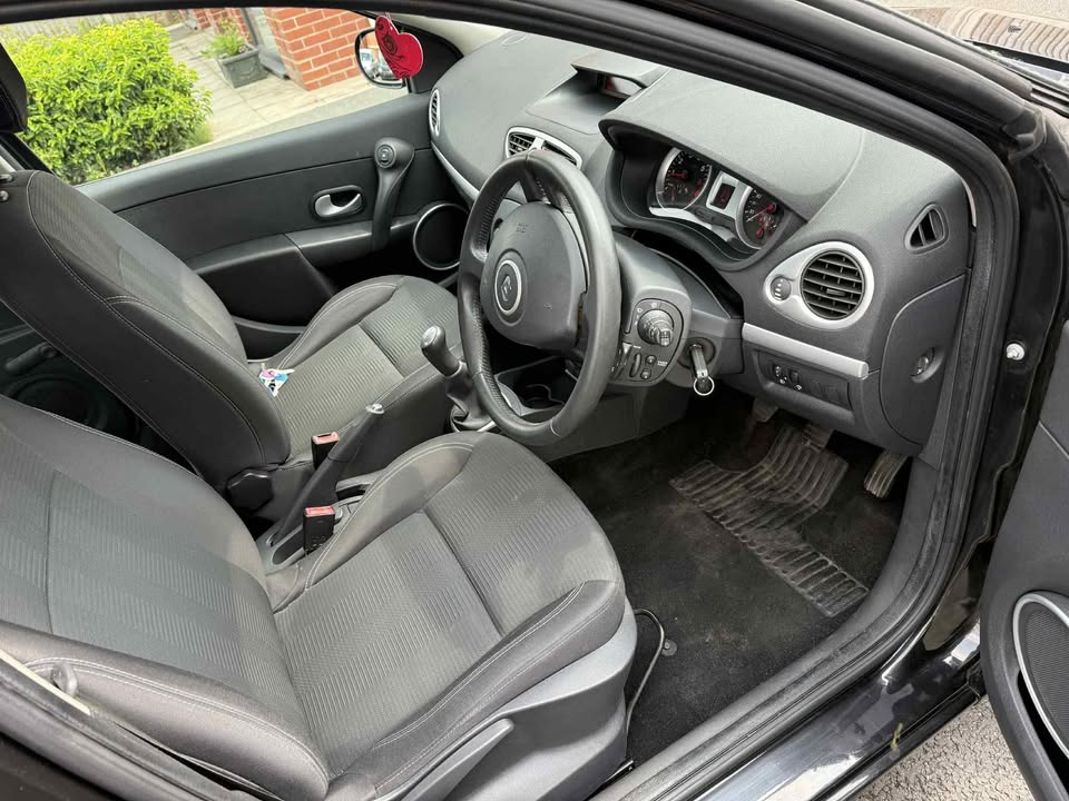 2010 - RENAULT CLIO