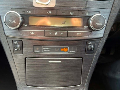 2011-TOYOTA AVENSIS