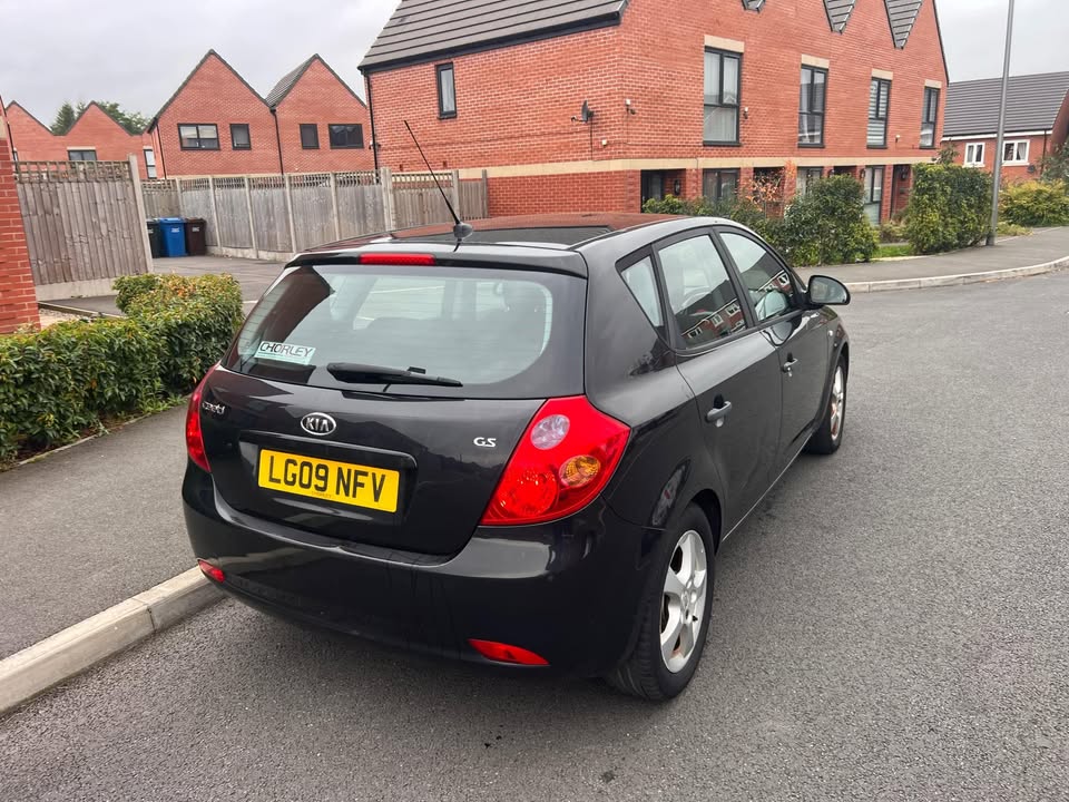 2009 - KIA CEED